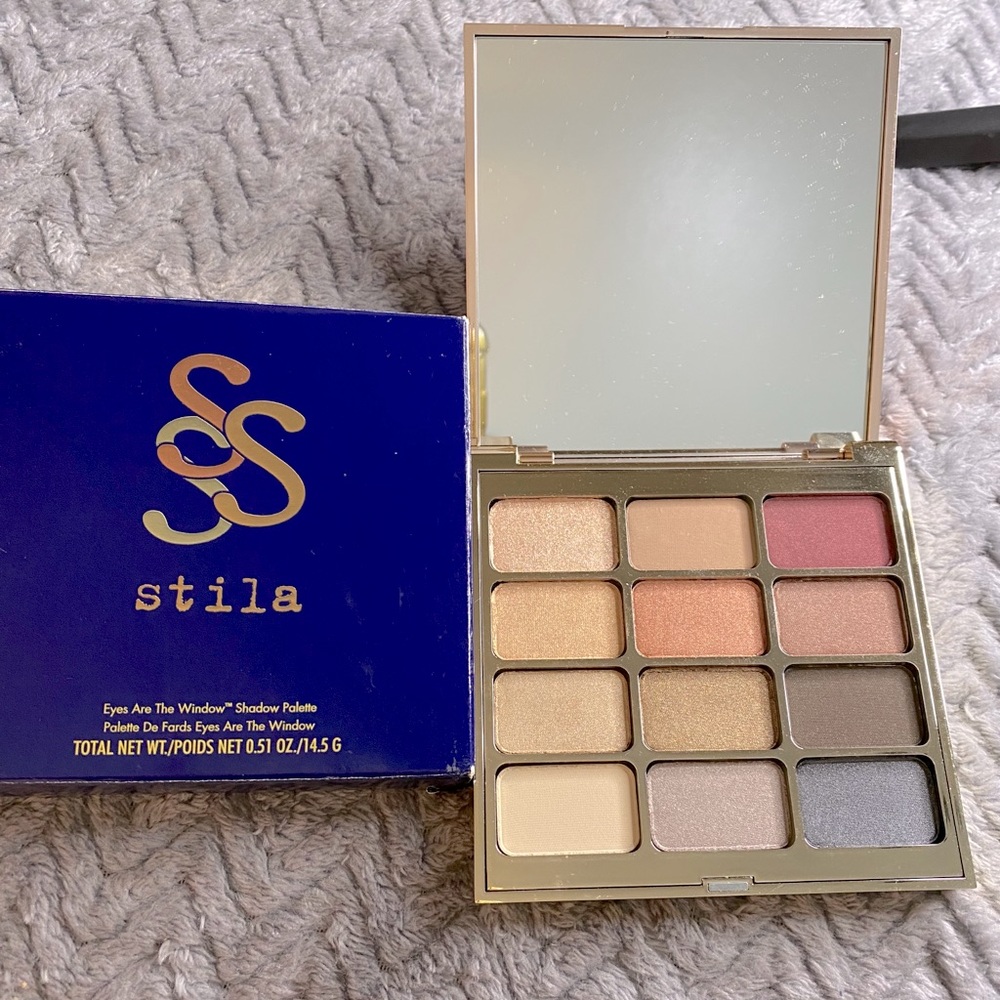 Eye shadow palette